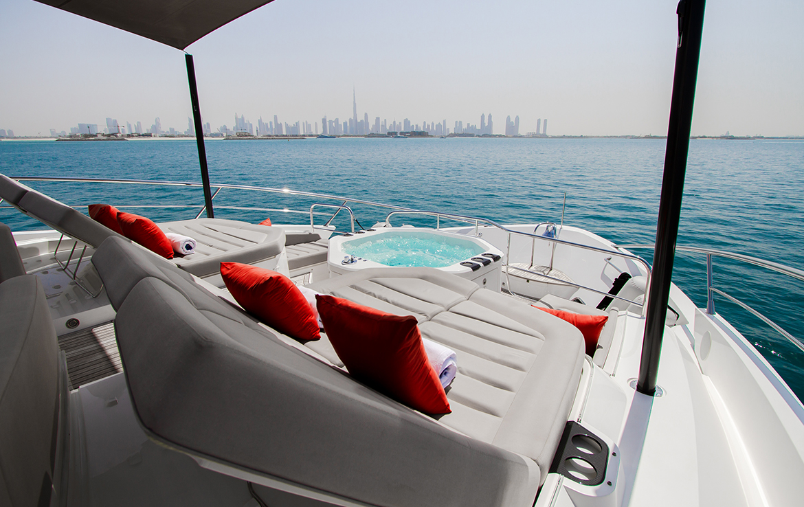 ЯХТА UAE-MOT-12 - ДУБАЙ