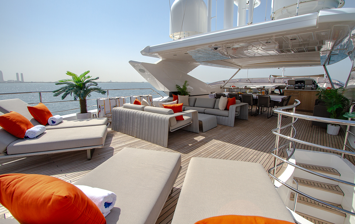 ЯХТА UAE-MOT-12 - ДУБАЙ