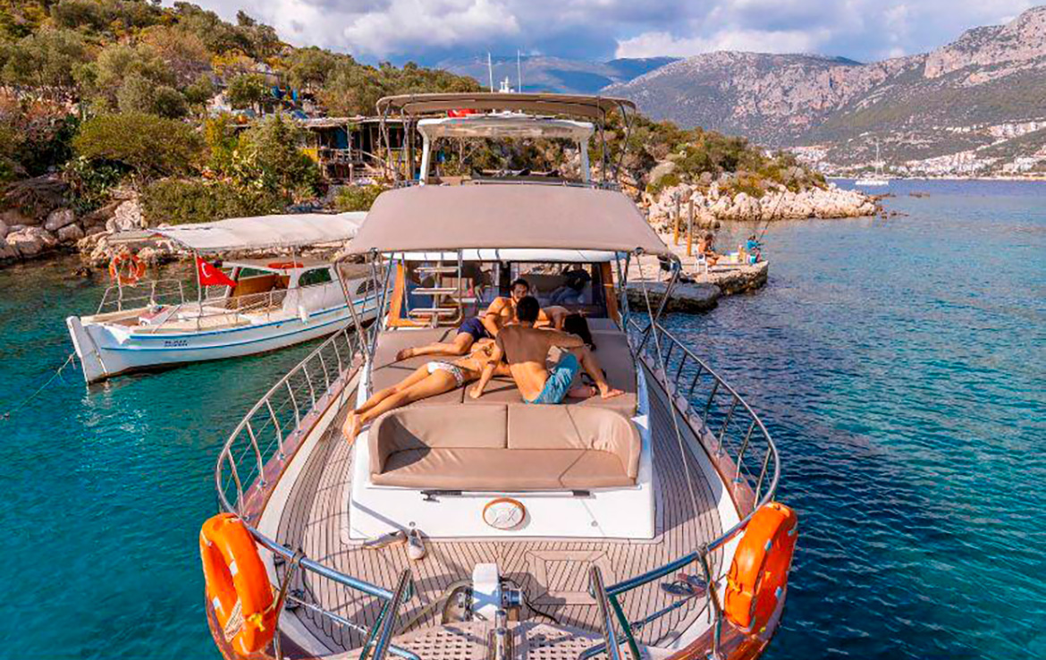 ЯХТА POYRAZ - КАШ