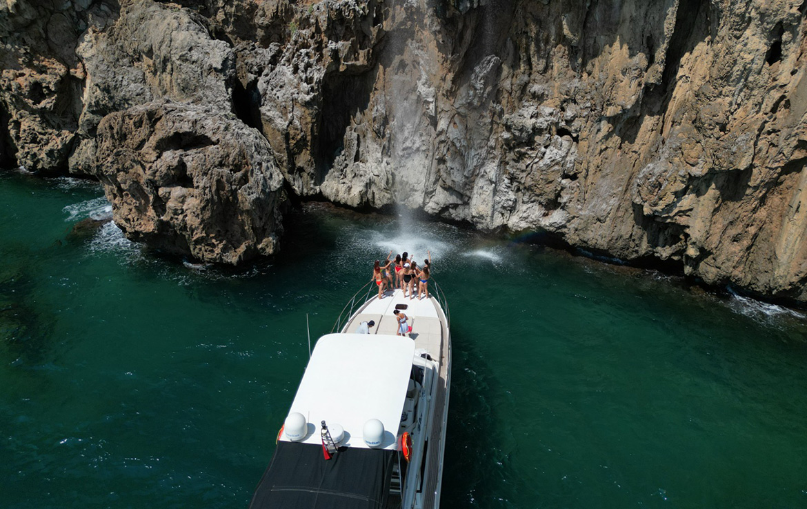 ЯХТА ALP DORA - АНТАЛИЯ