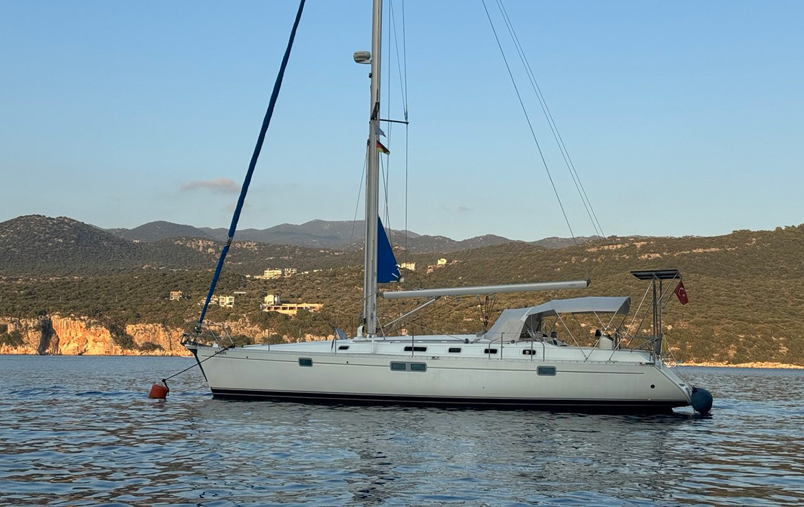 ПАРУСНАЯ ЯХТА BENETEAU OCEANIS - АЛАНИЯ