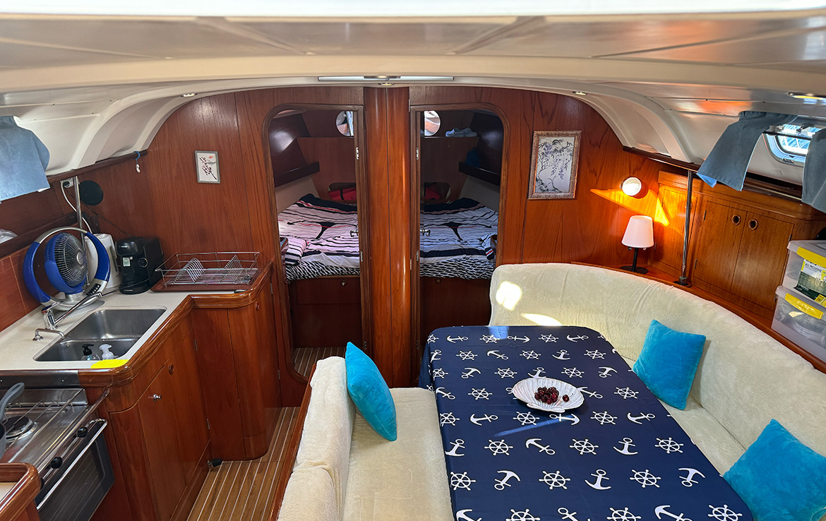 ПАРУСНАЯ ЯХТА BENETEAU OCEANIS - АЛАНИЯ