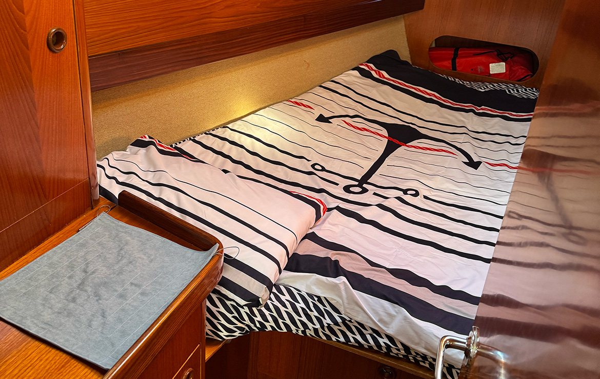 ПАРУСНАЯ ЯХТА BENETEAU OCEANIS - АЛАНИЯ