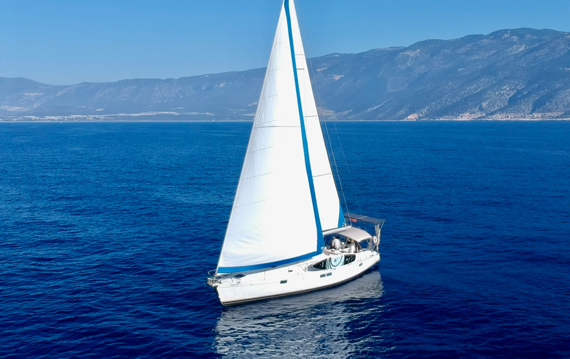 ПАРУСНАЯ ЯХТА BENETEAU OCEANIS - АЛАНИЯ