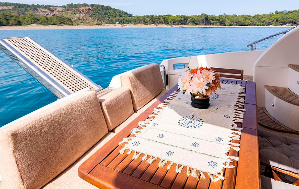 ЯХТА AZIMUT 46 - АНТАЛИЯ